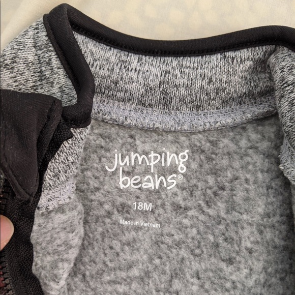 *NWT* Zip-up Gray Fleece Jacket w/ Pockets 18M - Picture 5 of 8